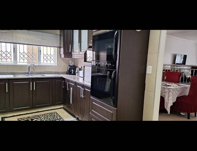 3 BEDROOM HOUSE FOR SALE IN CRAIGIEBURN